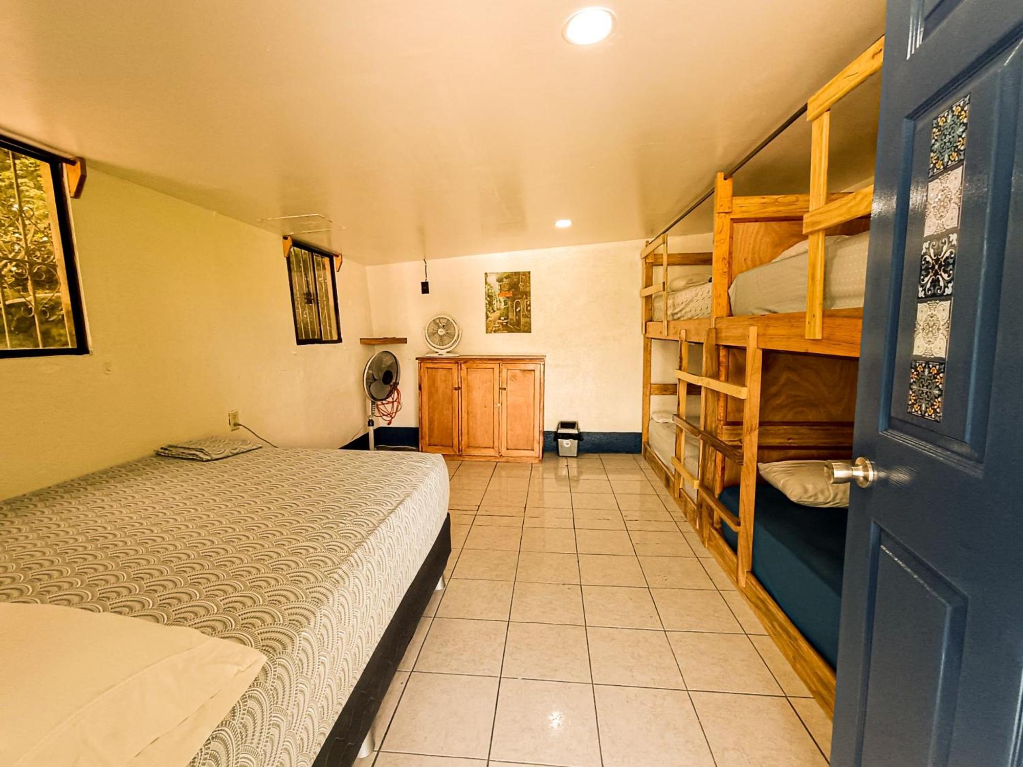 Hostel El Rio Leon